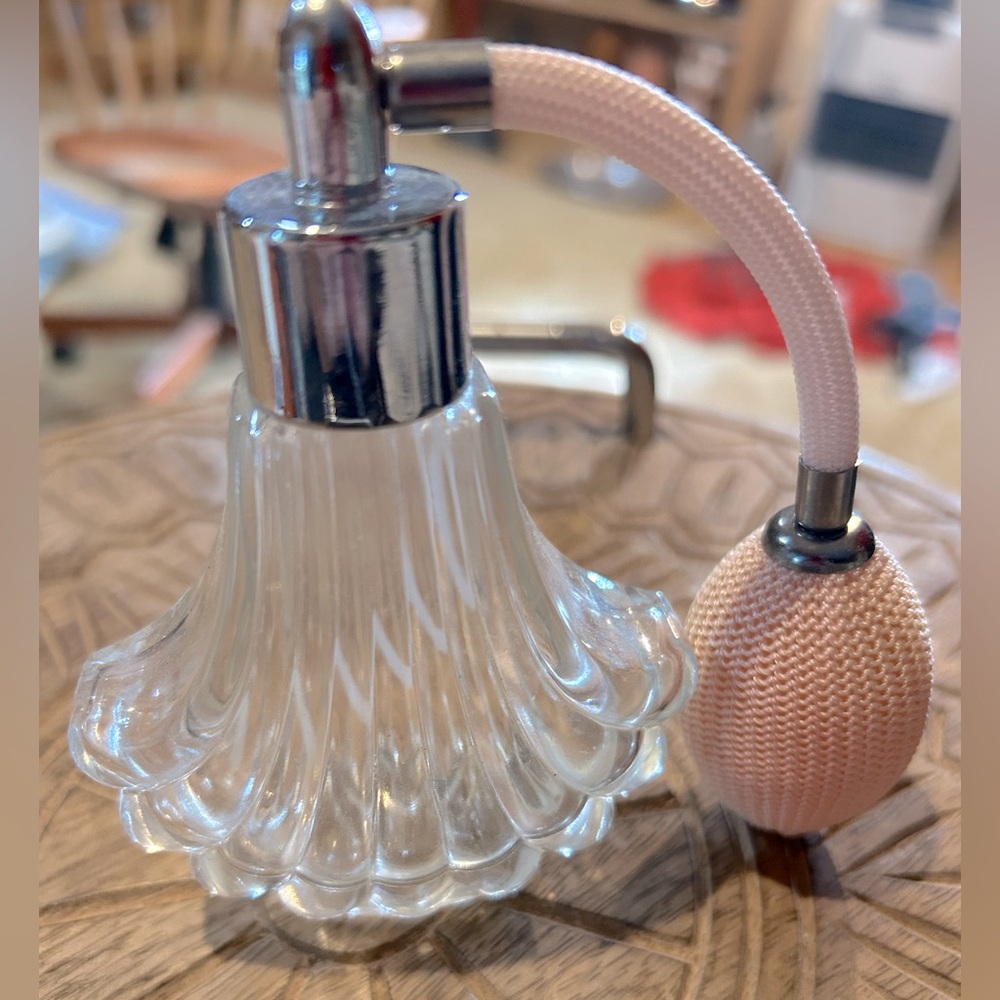 Vintage Style Glass Perfume Atomizer